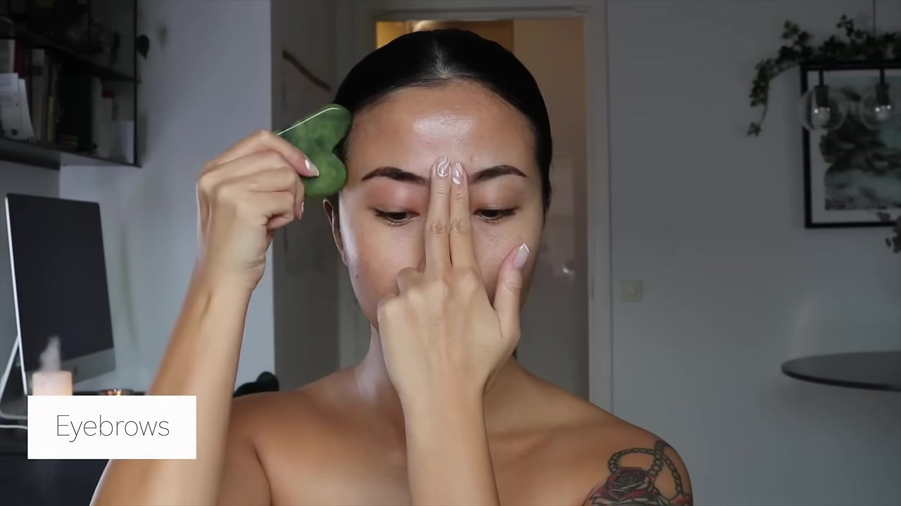 Tina Engeo demonstrating trace the brow bone